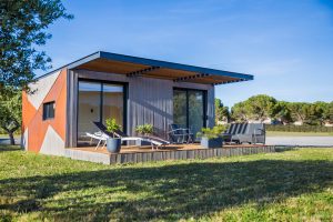 Contain Life transforme les containers maritimes en habitations