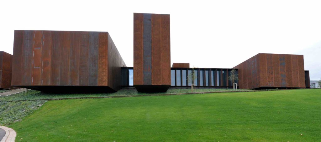 Klein exposé au musée Soulages